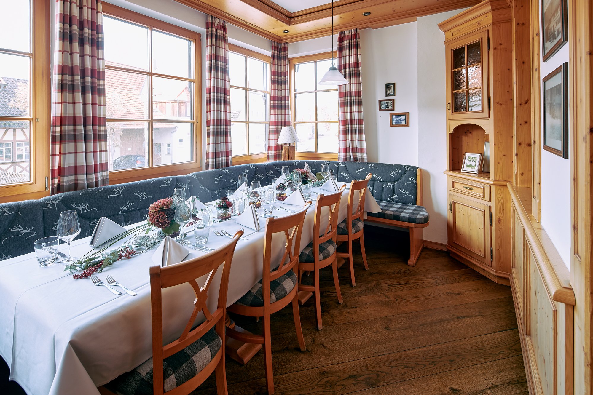 02-StGeorgenstube-Raeume-Catering-Feier-Restaurant