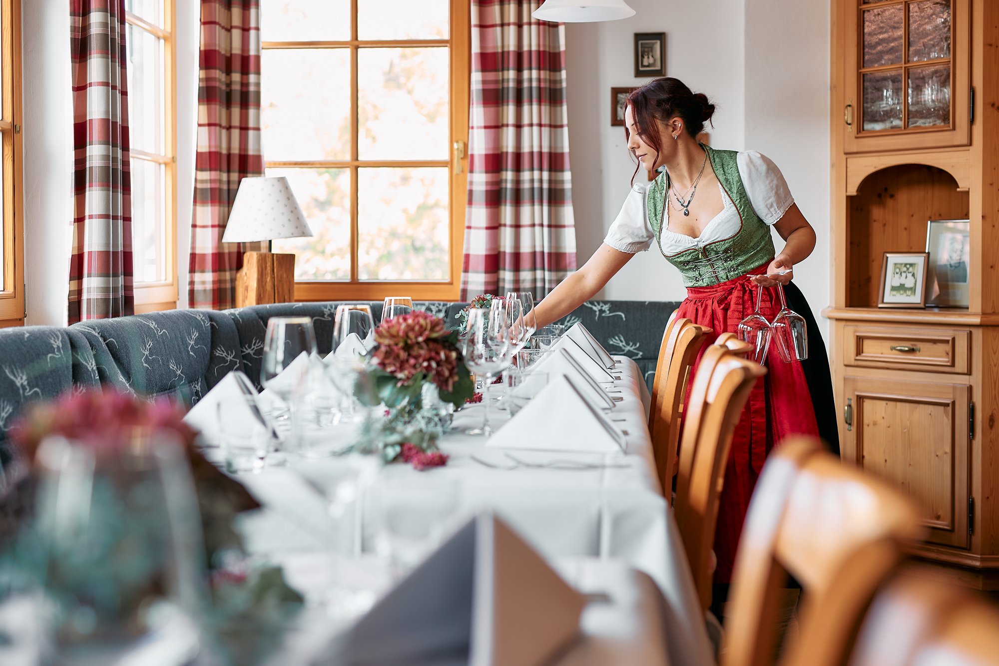 10-Karriere-Anzeige-Ausbildung-Restaurantfachkraft-Teaser